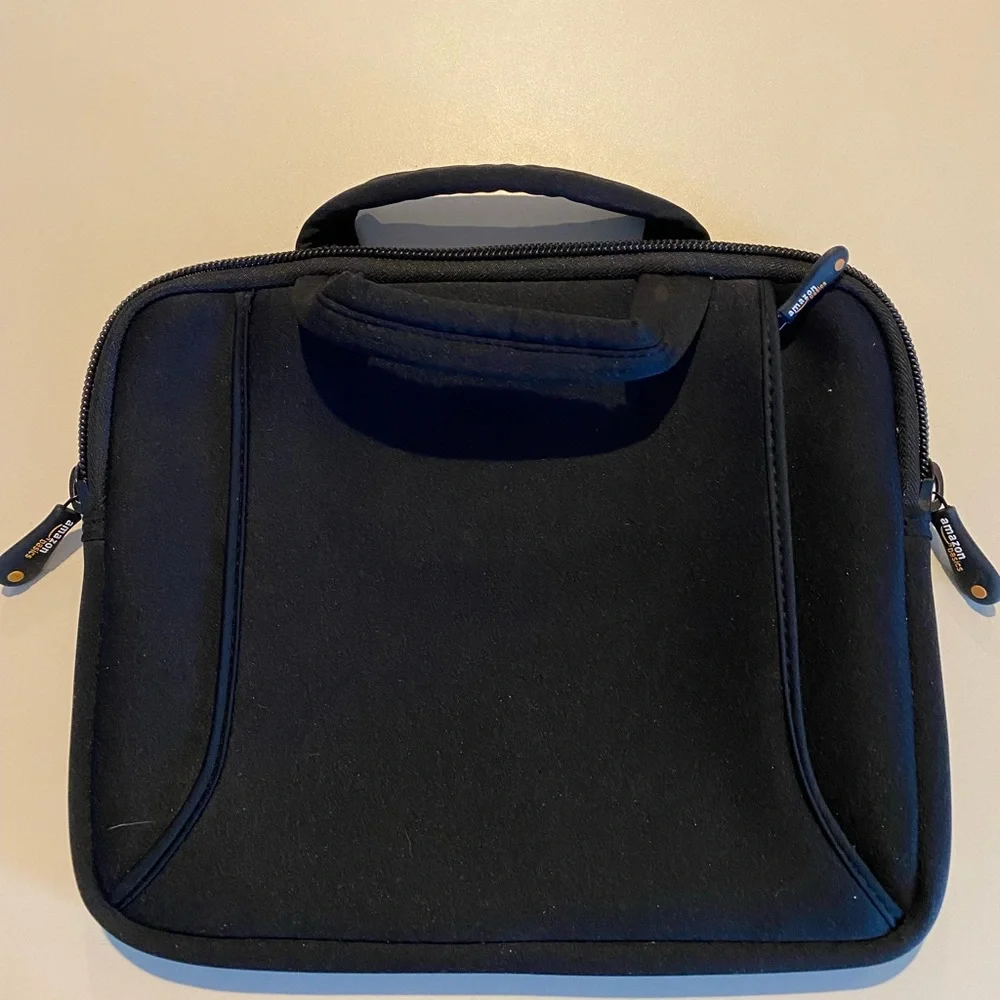 AMAZON BASICS TABLET CASE